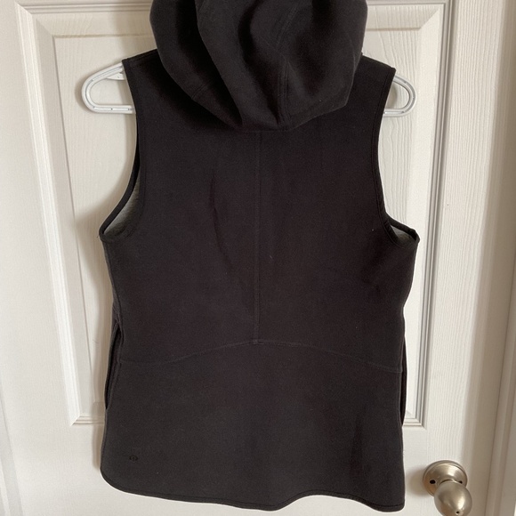Lululemon Reversible Vest, Size 6 - Picture 10 of 10